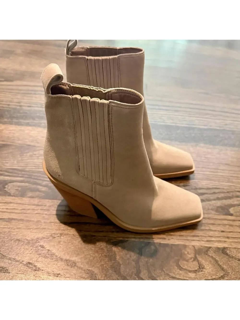 New Vince Camuto Ackella Taupe Suede Heeled Booties Size 6